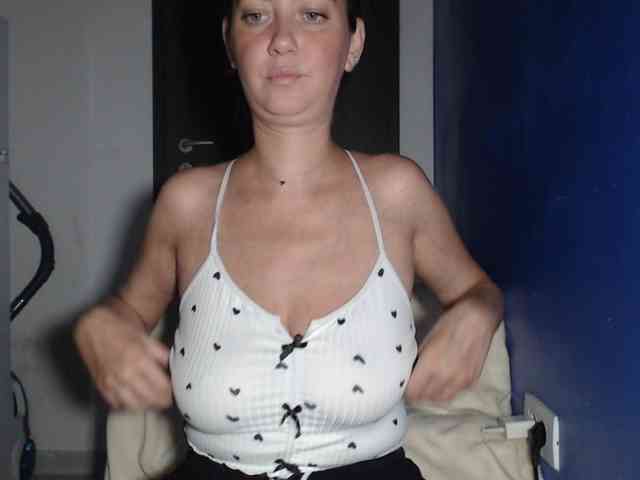 petitedanielle webcam