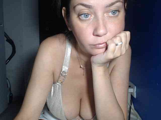 petitedanielle webcam