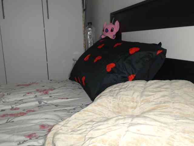 petitedanielle webcam