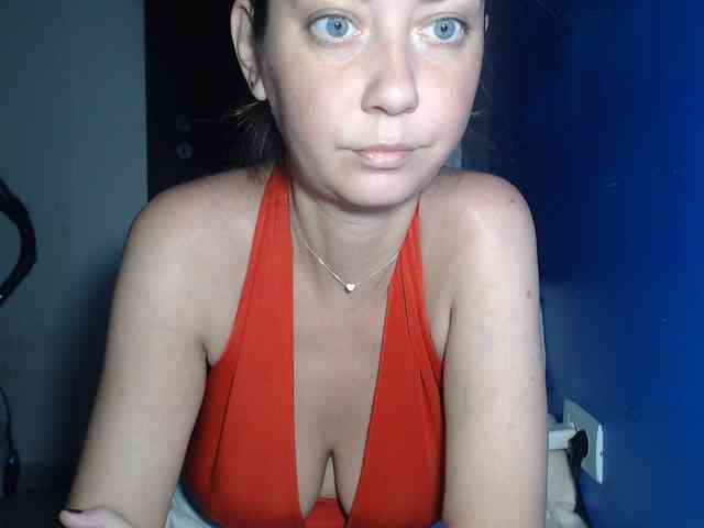petitedanielle webcam