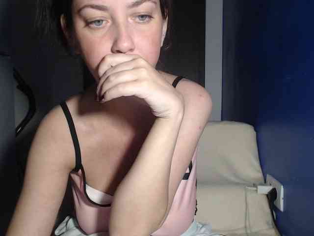 petitedanielle webcam