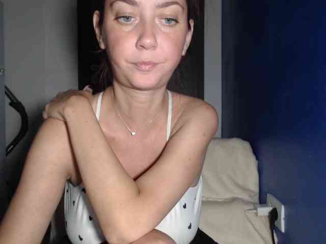 petitedanielle webcam