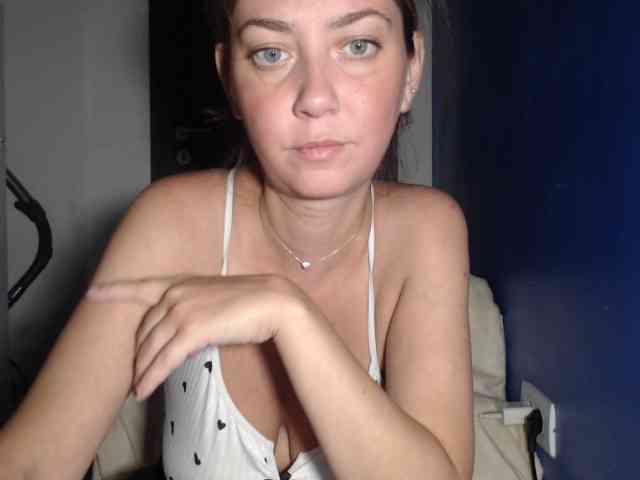 petitedanielle webcam