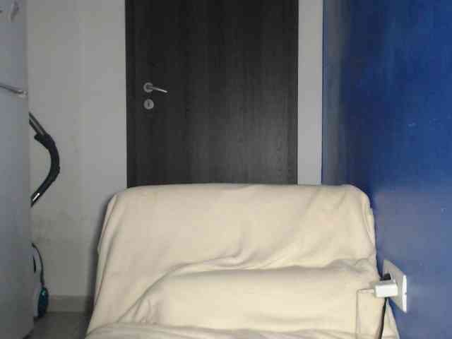 petitedanielle webcam