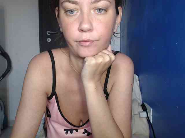 petitedanielle webcam