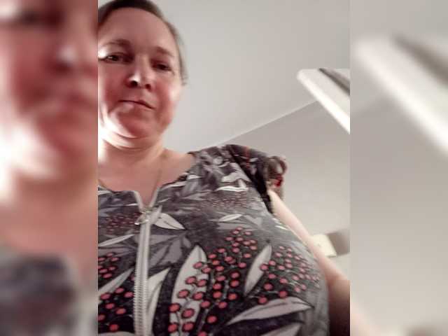 Elena565-1 live cam on BongaCams