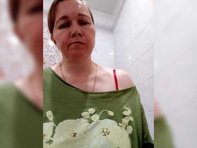 Elena565-1 live cam on BongaCams