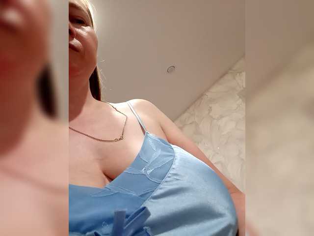 Elena565-1 live cam on BongaCams