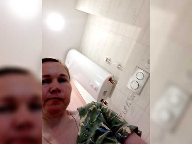 Elena565-1 live cam on BongaCams