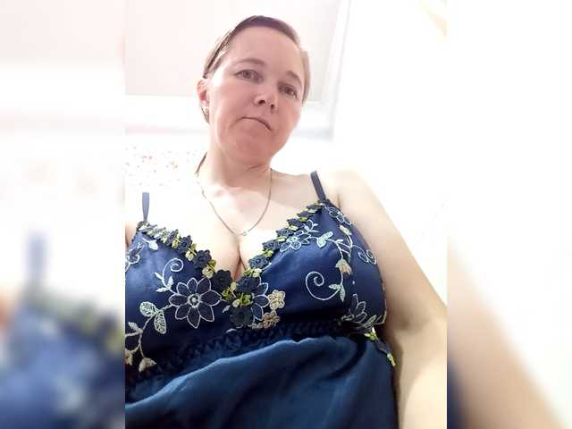 Elena565-1 live cam on BongaCams