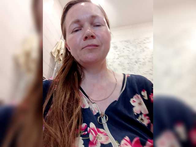 Elena565-1 live cam on BongaCams