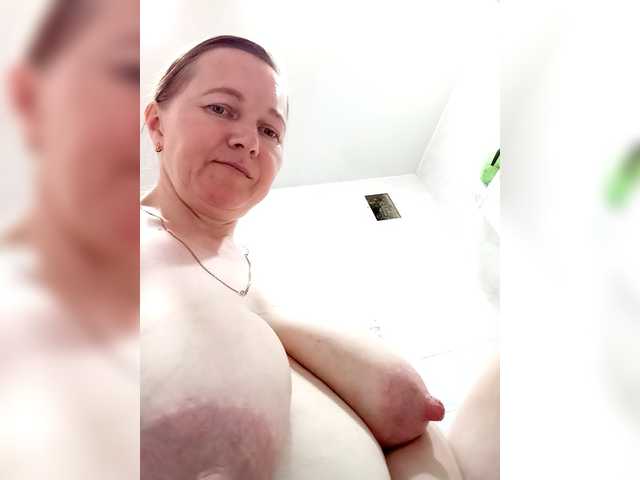 Elena565-1 live cam on BongaCams