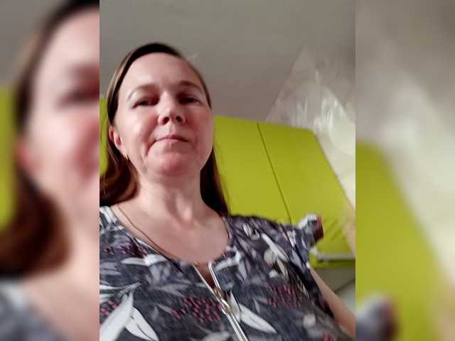 Elena565-1 live cam on BongaCams