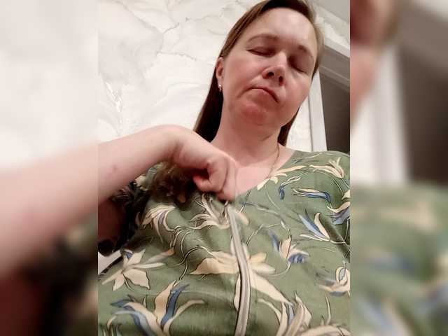 Elena565-1 live cam on BongaCams