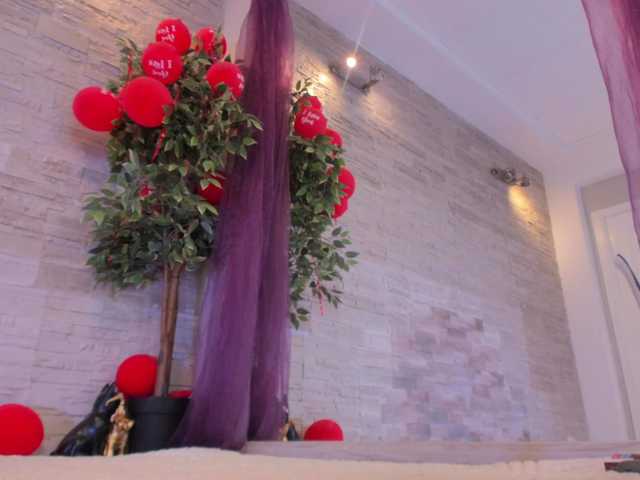 AngelInSinn's BongaCams show and profile