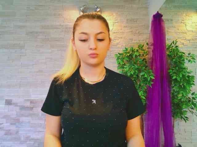 AngelInSinn webcam