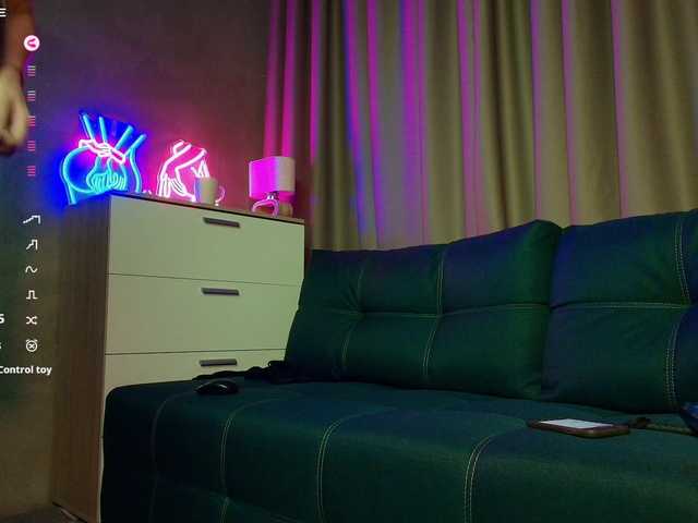 KateFoxxx028 live cam on BongaCams