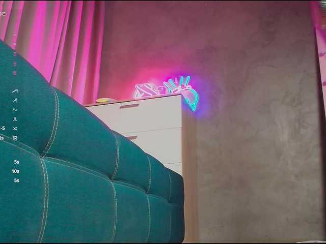 KateFoxxx028 live cam on BongaCams