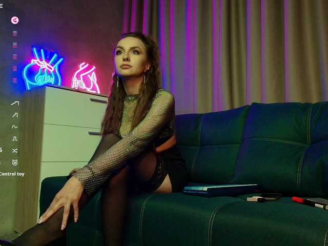 KateFoxxx028 live cam on BongaCams