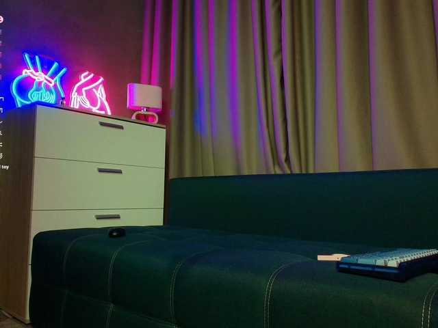 KateFoxxx028 live cam on BongaCams