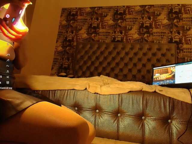 KateFoxxx028 live cam on BongaCams