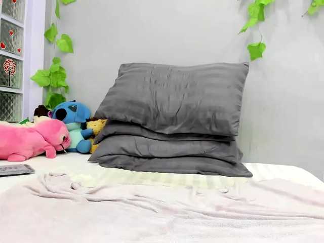 jennyloveley live cam on BongaCams
