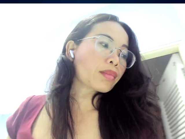 jennyloveley live cam preview