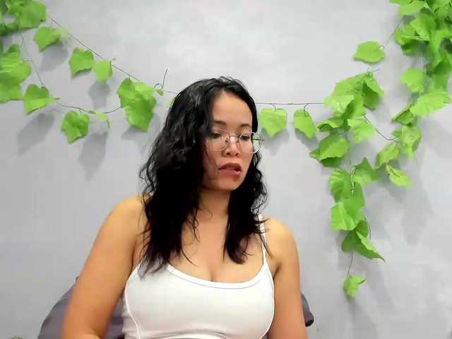 jennyloveley — live female cam