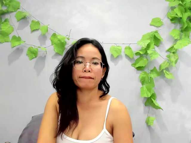 jennyloveley — live female cam
