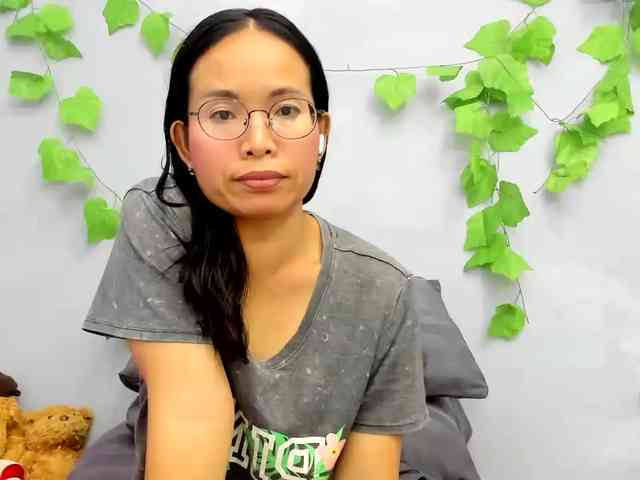 jennyloveley Live Webcam on BongaCams