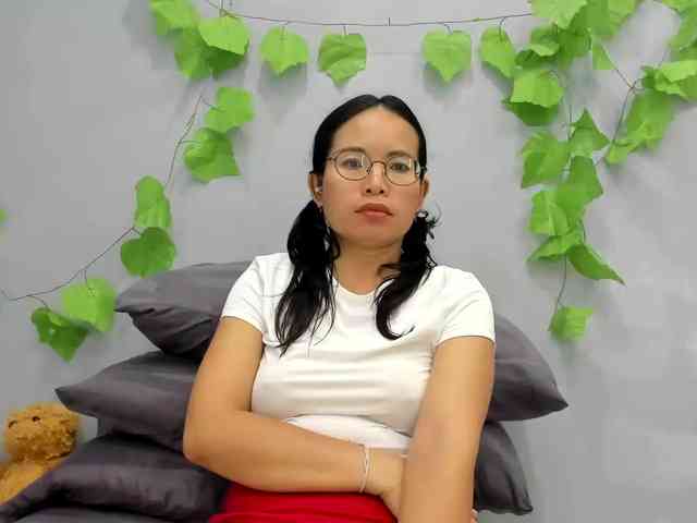 jennyloveley Live Webcam on BongaCams
