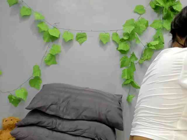 jennyloveley Live Webcam on BongaCams