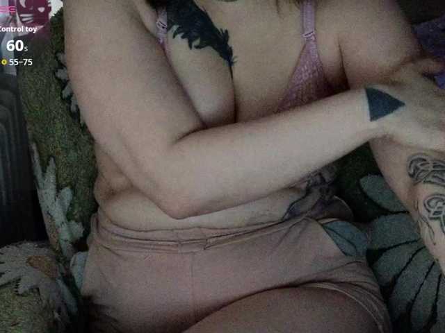 Ozalin's BongaCams show and profile