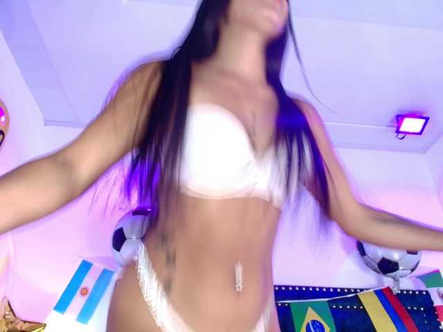 Leia-laurent live cam on BongaCams