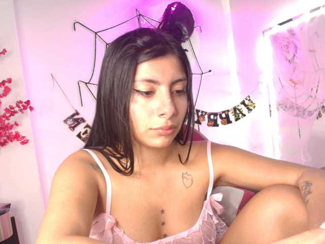 Leia-laurent live cam on BongaCams