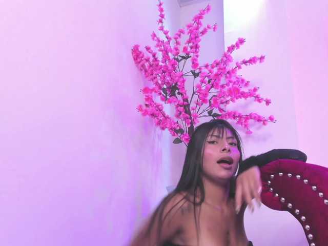 Leia-laurent live cam on BongaCams