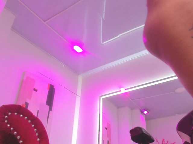 Leia-laurent live cam on BongaCams