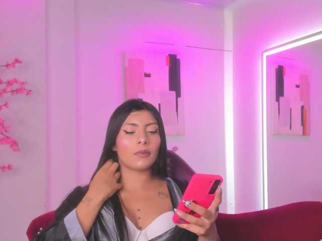 Leia-laurent live cam on BongaCams