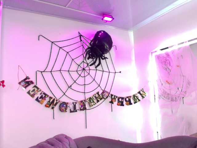 Leia-laurent live cam on BongaCams