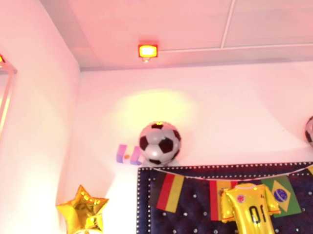 Leia-laurent live cam on BongaCams