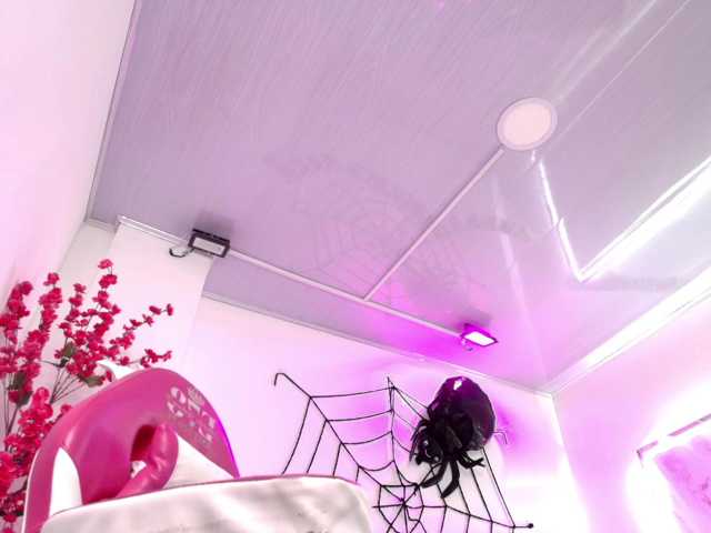 Leia-laurent live cam on BongaCams