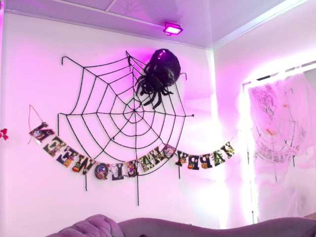 Leia-laurent live cam on BongaCams