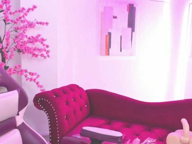 Leia-laurent live webcam show