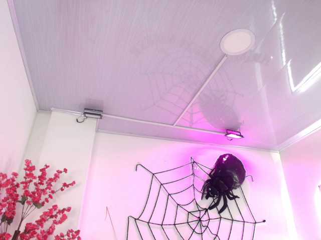 Leia-laurent live cam on BongaCams