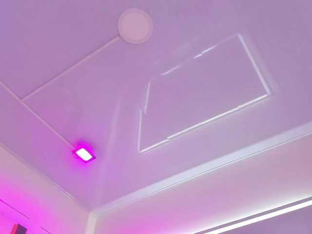 Leia-laurent live webcam show