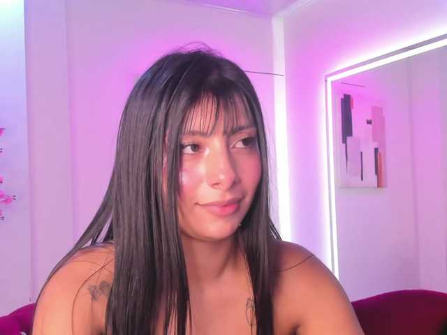 Leia-laurent live cam on BongaCams