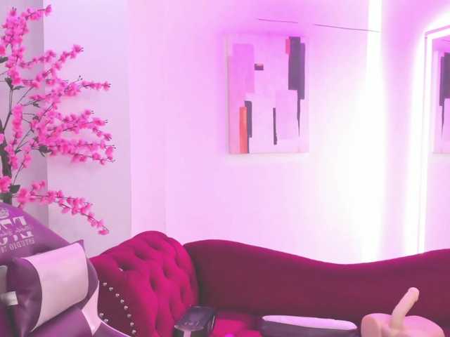 Leia-laurent live webcam show