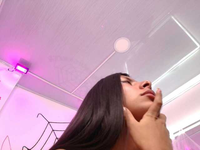 Leia-laurent live cam on BongaCams