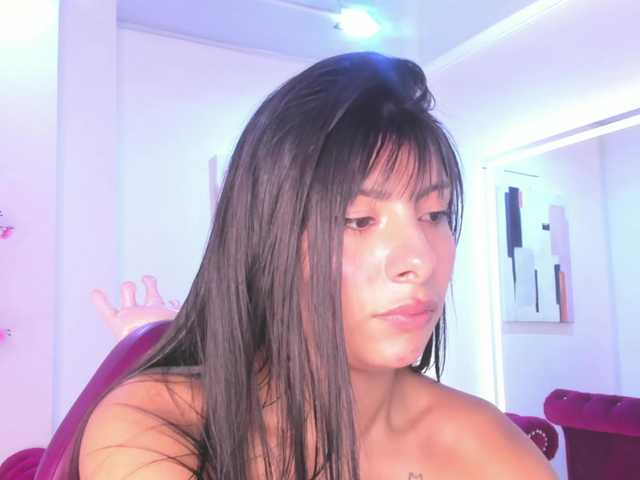 Leia-laurent live cam on BongaCams