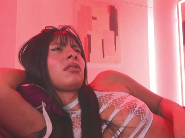 Leia-laurent live cam on BongaCams